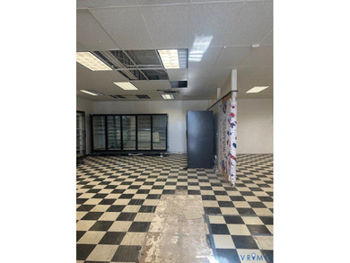 Come see this spacious retail zoned property most recently