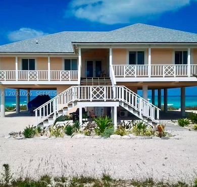 We present Casa Marina, an extraordinary oceanfront retreat - photo 1