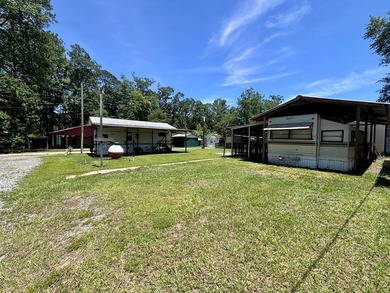 Spacious corner lot-comprised of two lots in one-located in - photo 2
