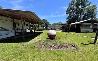 Spacious corner lot-comprised of two lots in one-located in - photo 3