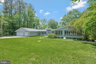 Welcome to this truly exceptional, one-of-a-kind waterfront - photo 3