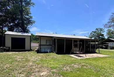 Spacious corner lot-comprised of two lots in one-located in - photo 4