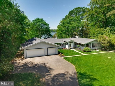 Welcome to this truly exceptional, one-of-a-kind waterfront - photo 5