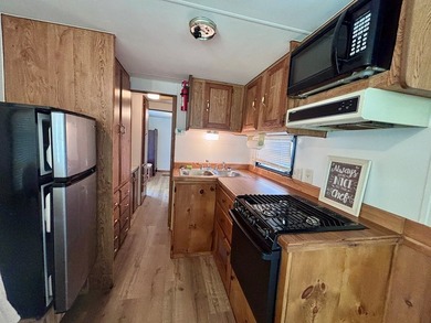Spacious corner lot-comprised of two lots in one-located in - photo 7