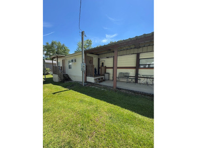 Enjoy the best of lake living with this unique and versatile - photo 4