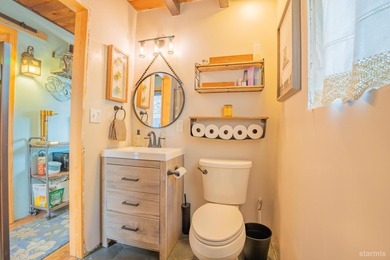 Classic Tahoe charm and modern comfort come together in this - photo 17