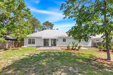 Charming coastal cottage just a few blocks from the sugar-white - photo 30