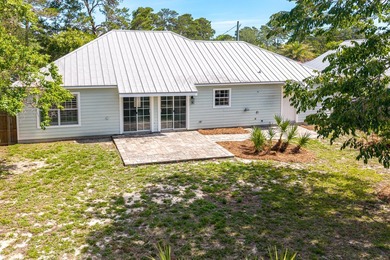 Charming coastal cottage just a few blocks from the sugar-white - photo 40