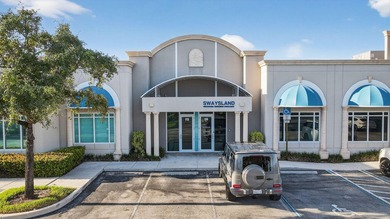 Beautifully renovated, high-end commercial space in prime sunny - photo 1