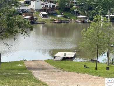 Fully Furnished 2nd Tier Lake Cabin Discover the perfect blend - photo 42