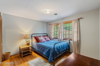 Bring your Buyers! Experience covered-front porch sitting at its - photo 45