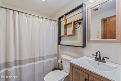 Bring your Buyers! Experience covered-front porch sitting at its - photo 47