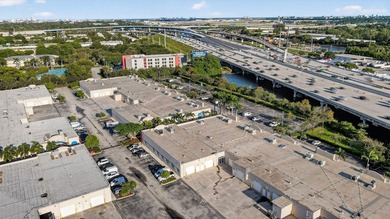Beautifully renovated, high-end commercial space in prime sunny - photo 8