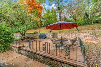 Bring your Buyers! Experience covered-front porch sitting at its - photo 51