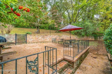 Bring your Buyers! Experience covered-front porch sitting at its - photo 52