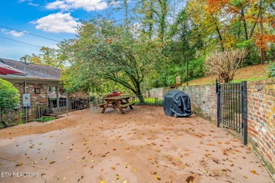 Bring your Buyers! Experience covered-front porch sitting at its - photo 53