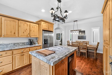 A home designed for adventure, comfort, and entertaining - photo 17