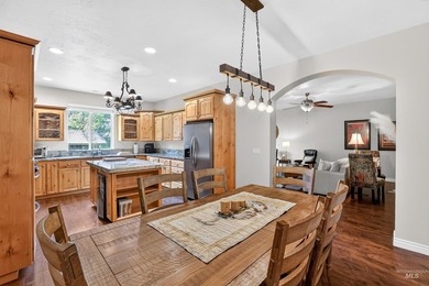A home designed for adventure, comfort, and entertaining - photo 18