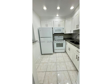 Ideal unit for investors! Georgeous renovated and spacious condo - photo 9