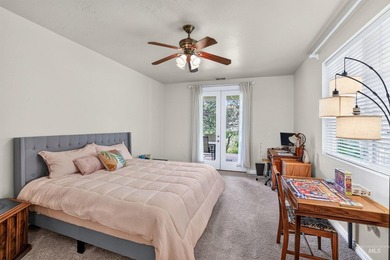 A home designed for adventure, comfort, and entertaining - photo 20