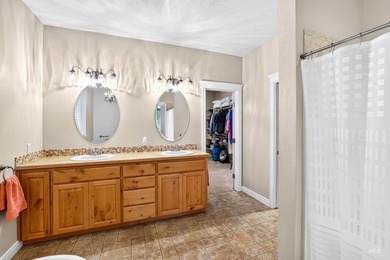 A home designed for adventure, comfort, and entertaining - photo 22
