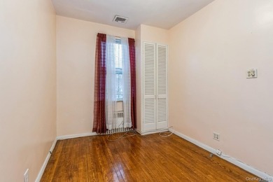 Nestled in the Wakefield neighborhood of the Bronx, 4121 Grace - photo 22