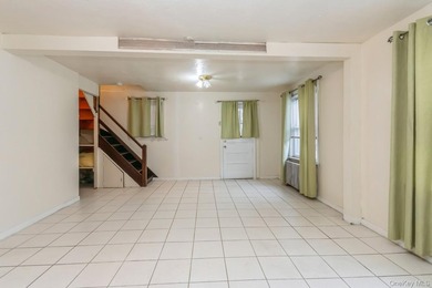 Nestled in the Wakefield neighborhood of the Bronx, 4121 Grace - photo 23