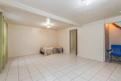 Nestled in the Wakefield neighborhood of the Bronx, 4121 Grace - photo 25