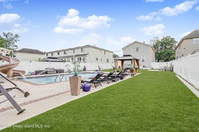 Welcome to 201 Van Name Avenue - a beautifully renovated - photo 25