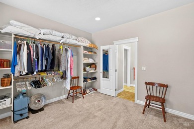 A home designed for adventure, comfort, and entertaining - photo 27