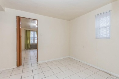 Nestled in the Wakefield neighborhood of the Bronx, 4121 Grace - photo 30