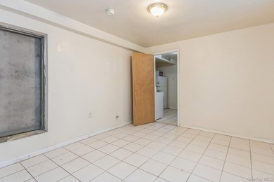 Nestled in the Wakefield neighborhood of the Bronx, 4121 Grace - photo 35
