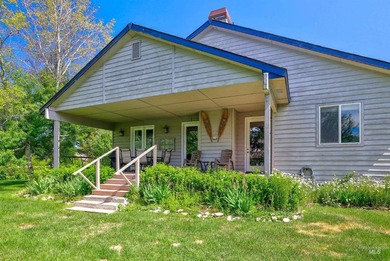 A home designed for adventure, comfort, and entertaining - photo 46