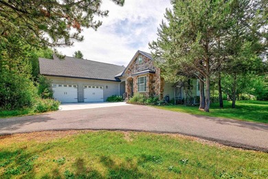 A home designed for adventure, comfort, and entertaining - photo 50