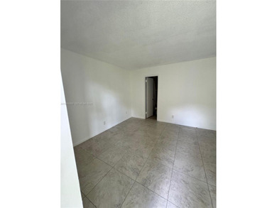 Don`t miss this georgeous and spacious condo in this amazing 55+ - photo 3