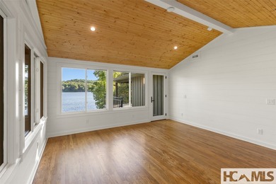 Welcome to an extraordinary lakefront estate on Lake Toxaway - photo 11