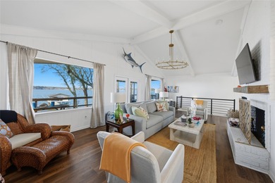 Enjoy incredible open-water living with 100 feet of shoreline - photo 1
