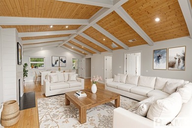 Welcome to an extraordinary lakefront estate on Lake Toxaway - photo 13