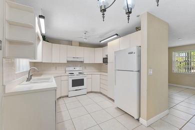 Rare triplex offering in the heart of SoSo, one of West Palm - photo 13