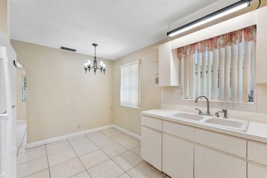 Rare triplex offering in the heart of SoSo, one of West Palm - photo 14