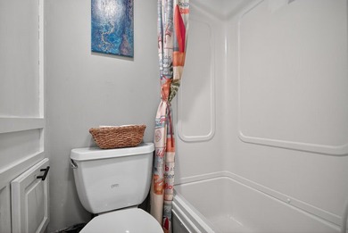 Check out this property! Super well kept RV with a large - photo 14
