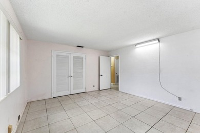 Rare triplex offering in the heart of SoSo, one of West Palm - photo 16