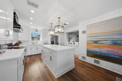 Enjoy incredible open-water living with 100 feet of shoreline - photo 8