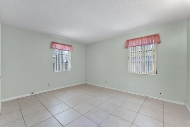 Rare triplex offering in the heart of SoSo, one of West Palm - photo 18