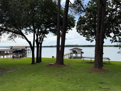 Enjoy incredible open-water living with 100 feet of shoreline - photo 10