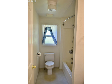 Private Country Retreat in Port Orford! Welcome to 42065 Vista - photo 20