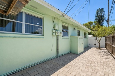 Rare triplex offering in the heart of SoSo, one of West Palm - photo 21