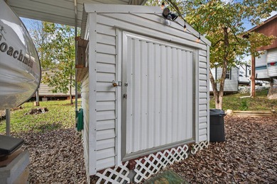Check out this property! Super well kept RV with a large - photo 29