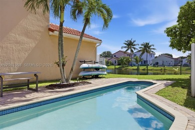 Stunning 4-bedroom, 3-bath pool home on a cul de sac with - photo 2