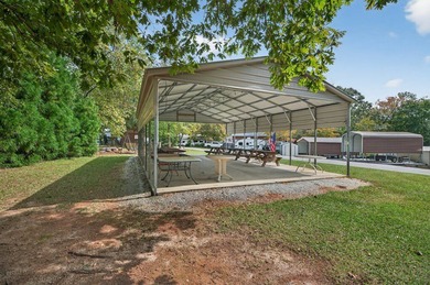 Check out this property! Super well kept RV with a large - photo 34